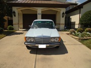 1977 mercedes-benz Mercedes-Benz 200-Series 4 door sedan