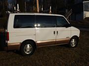 Chevrolet 2000 Chevrolet Astro LS Standard Passenger Van 3-Door