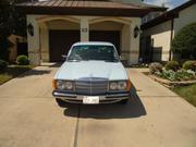 1977 mercedesbenz Mercedes-Benz 200-Series 4 door sedan