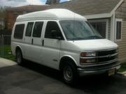 Chevrolet 2000 Chevrolet Express Base Standard Cargo Van 3-Door