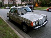 Mercedes-benz 300 Mercedes-Benz 300-Series Base Sedan 4-Door