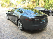 2013 Tesla Model S 4-door coup