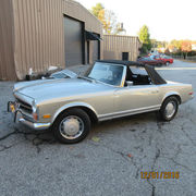 1970 Mercedes-Benz SL-Class 2 door convertible