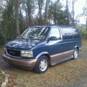 2005 GMC Safari van